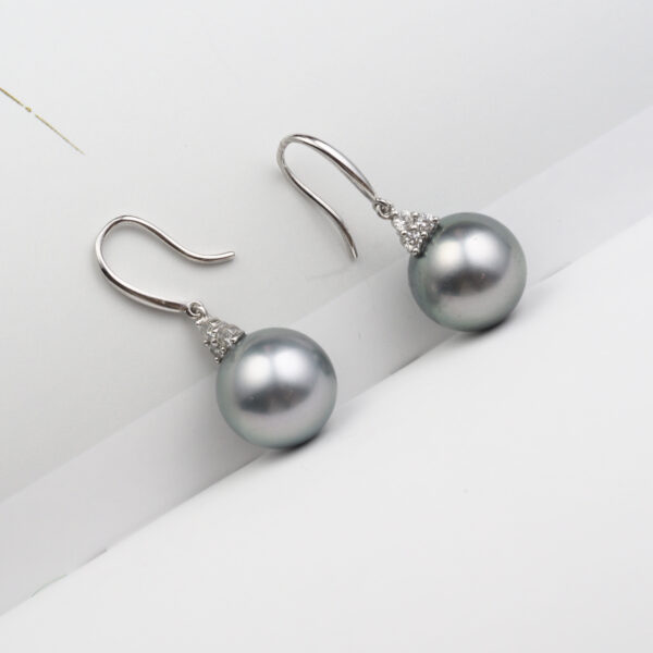 Elevate Your Collection with Customizable Tahitian Pearl Earrings